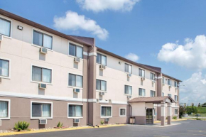 Отель Boarders Inn & Suites by Cobblestone Hotels Waterloo Cedar Falls  Ватерлоо
